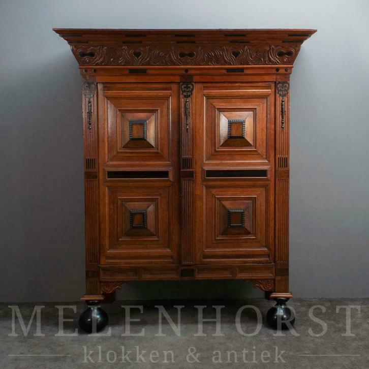 Prachtige 17e-eeuwse Gelderse kussenkast, eiken- & ebbenhout, Antiek en Kunst, Antiek | Meubels | Kasten, Ophalen of Verzenden
