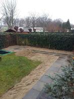 Op aanvraag, Bestrating