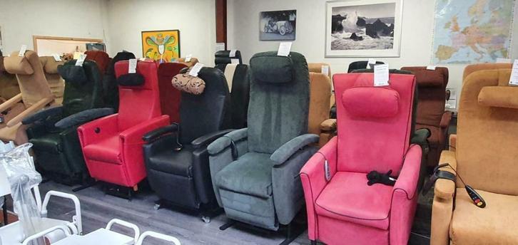 Sta op stoel, opsta stoel Fitform, Doge, Multizit en Carmen, Huis en Inrichting, Stoelen, Zo goed als nieuw, Eén, Stof, Overige materialen