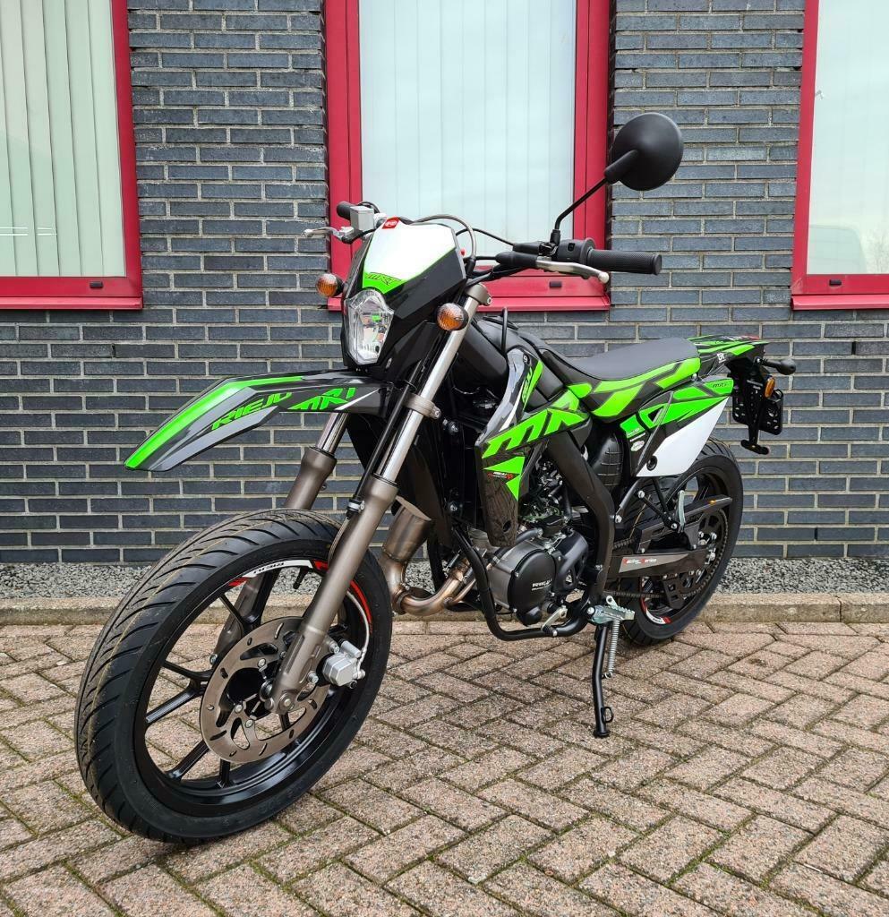 ≥ Rieju MRT 50 E5 freejump LS schakelbrommer — Brommers | Overige merken —  Marktplaats