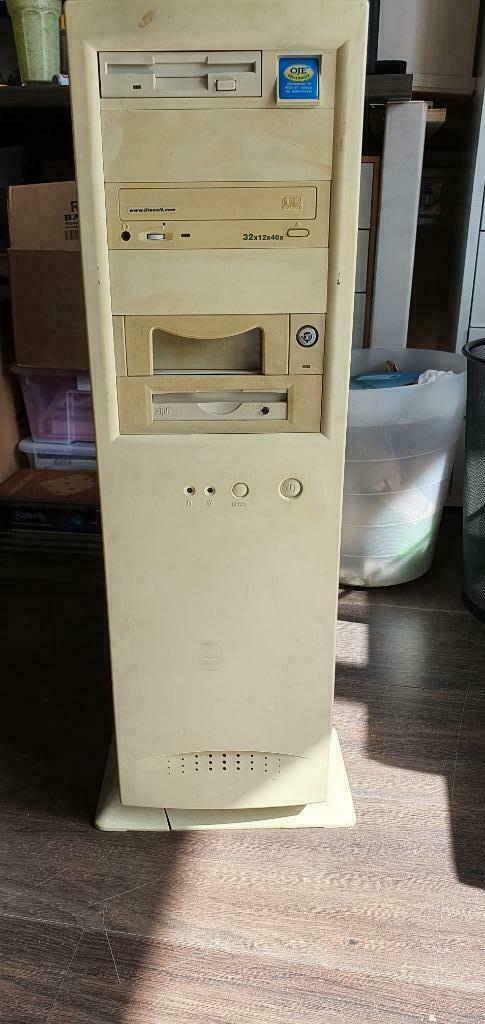 Vintage Retro PC Bigtower