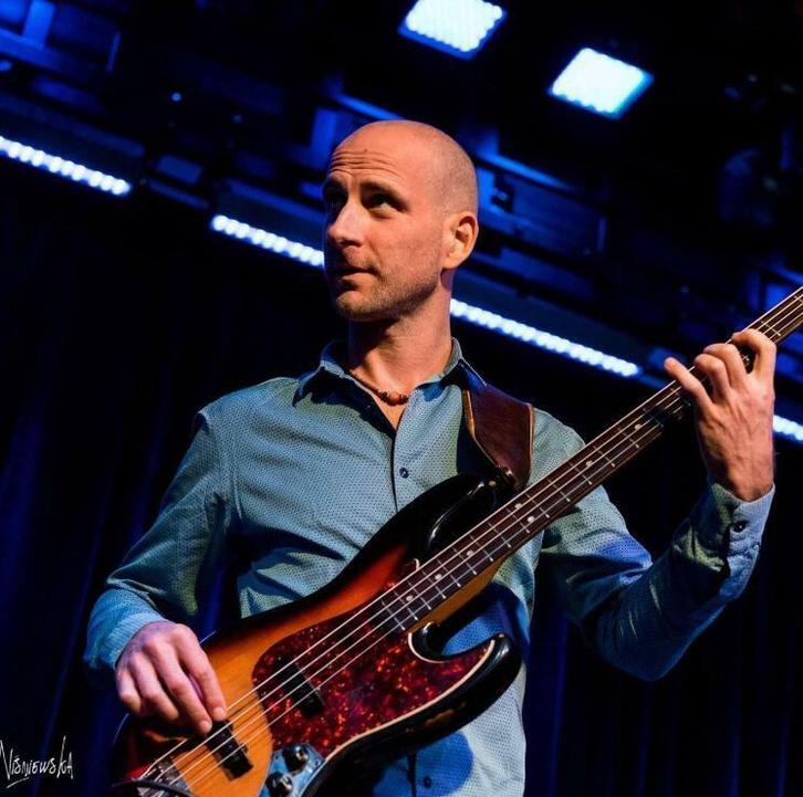 Basles Den Haag (ook online)basgitaar/contrabas, Diensten en Vakmensen, Muziekles en Zangles, Elektrische instrumenten, Snaarinstrumenten