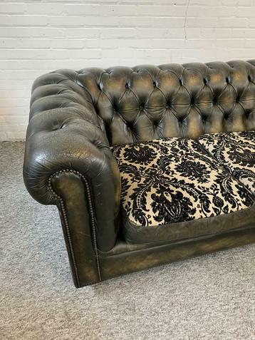 Diversen leren bankstellen notenhout barok/chesterfield. beschikbaar voor biedingen