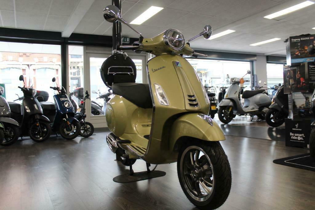 ≥ Vespa Primavera 75th anniversary E5 limeted edition — Scooters | Vespa —  Marktplaats