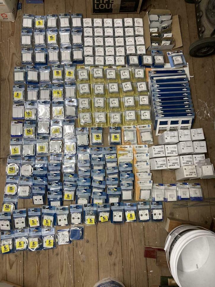 Berker S1 glanzend wit schakelmateriaal nieuw ook per stuk, Doe-het-zelf en Verbouw, Elektra en Kabels, Nieuw, Stopcontact, Ophalen of Verzenden