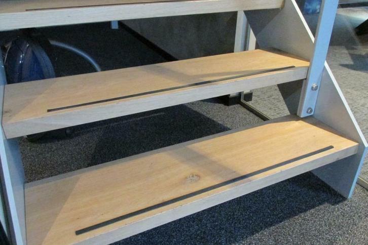 Eiken | TRAPTREDEN | VENSTERBANKEN | Maatwerk | Behandeling, Doe-het-zelf en Verbouw, Vloerdelen en Plavuizen, Nieuw, Vloerdelen of -planken