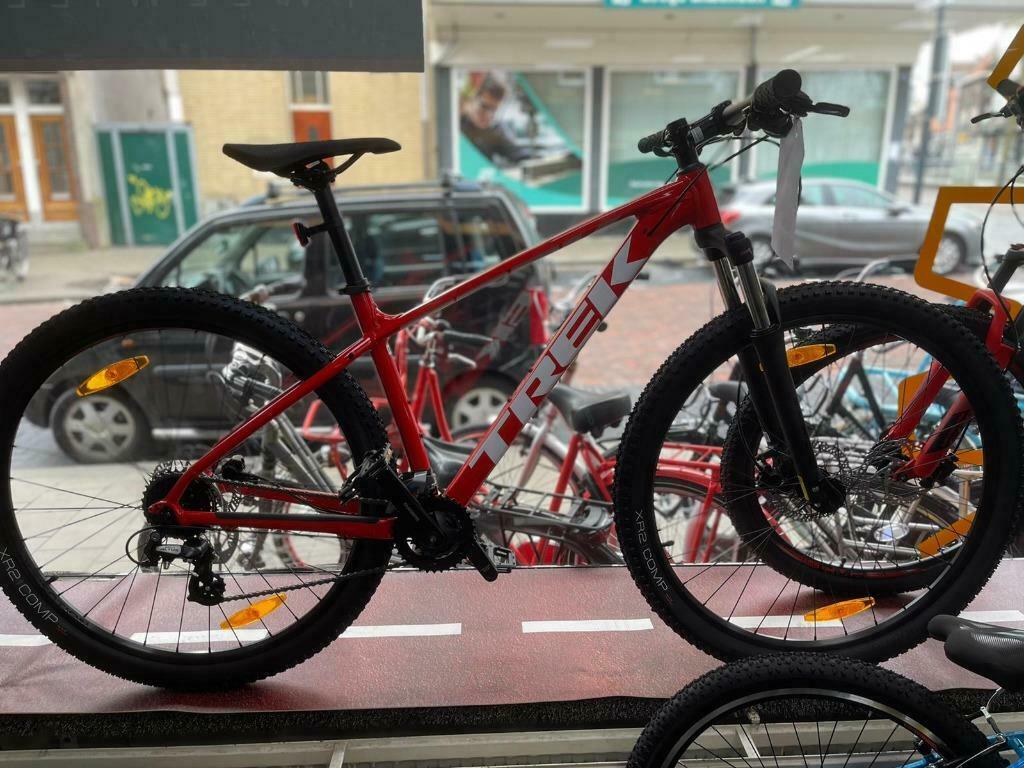≥ TREK Marlin 5 Radioactive Red MTB 29\