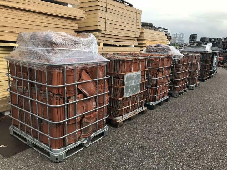 Depafa dakpannen rood en bruin - nokvorsten - gevelpannen, Doe-het-zelf en Verbouw, Dakpannen en Dakbedekking, Gebruikt, Dakpannen