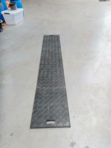 Nieuwe kunststof rijplaten  50 cm breed heb er ook van 1mete beschikbaar voor biedingen