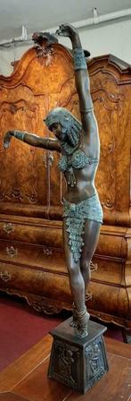 Bronzen beeld Egyptische danseres naar Demetre Chiparus, Antiek en Kunst, Ophalen of Verzenden
