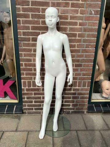 ABSTRACTE etalagepoppen etalagefiguur  paspoppen mannequins beschikbaar voor biedingen