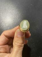 Vintage camee cameo ring groen wit ring 10 karaat maat 16,75