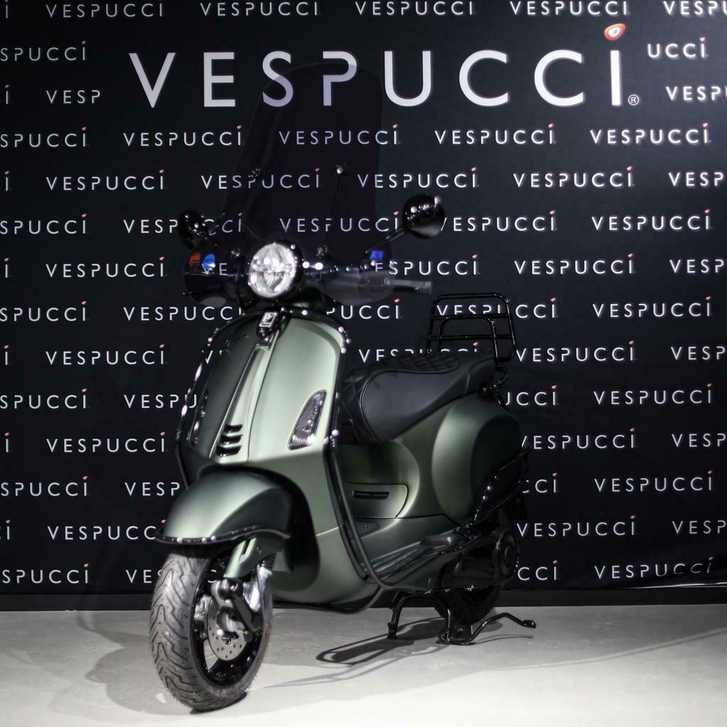 ≥ Vespa Elettrica Custom Candy Green 45km 2022 NEW! — Scooters | Vespa —  Marktplaats