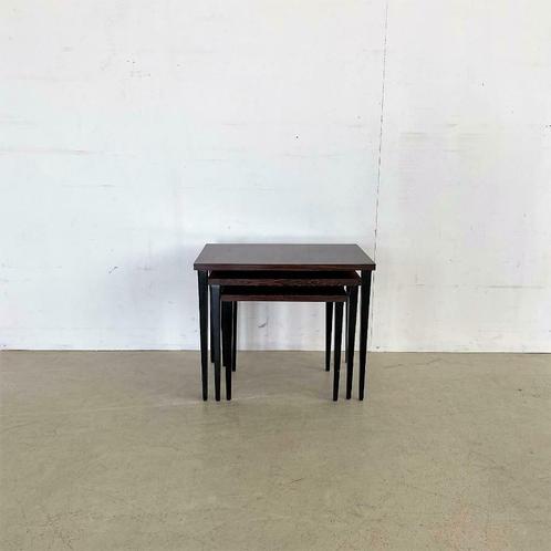 vintage set nesting tables | bijzettafels | jaren 60, Huis en Inrichting, Tafels | Bijzettafels, Gebruikt, Hout, Ophalen of Verzenden