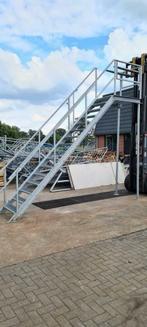 Stalen trap met bordes gegalv hoog 3,2mtr now3030