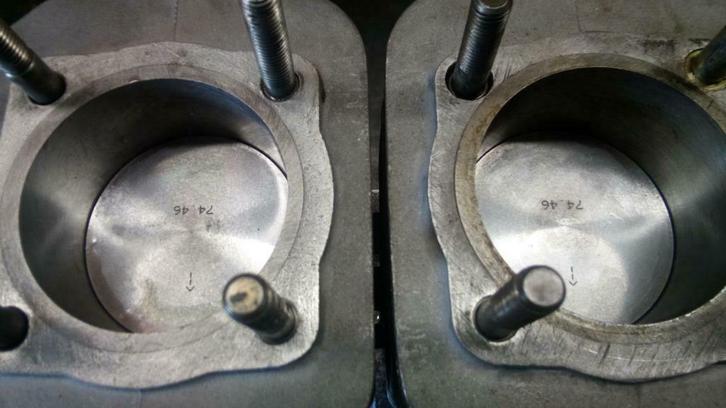 cilinder set met nieuwe zuigers trabant, Auto-onderdelen, Motor en Toebehoren, Oldtimer onderdelen, Gereviseerd, Ophalen