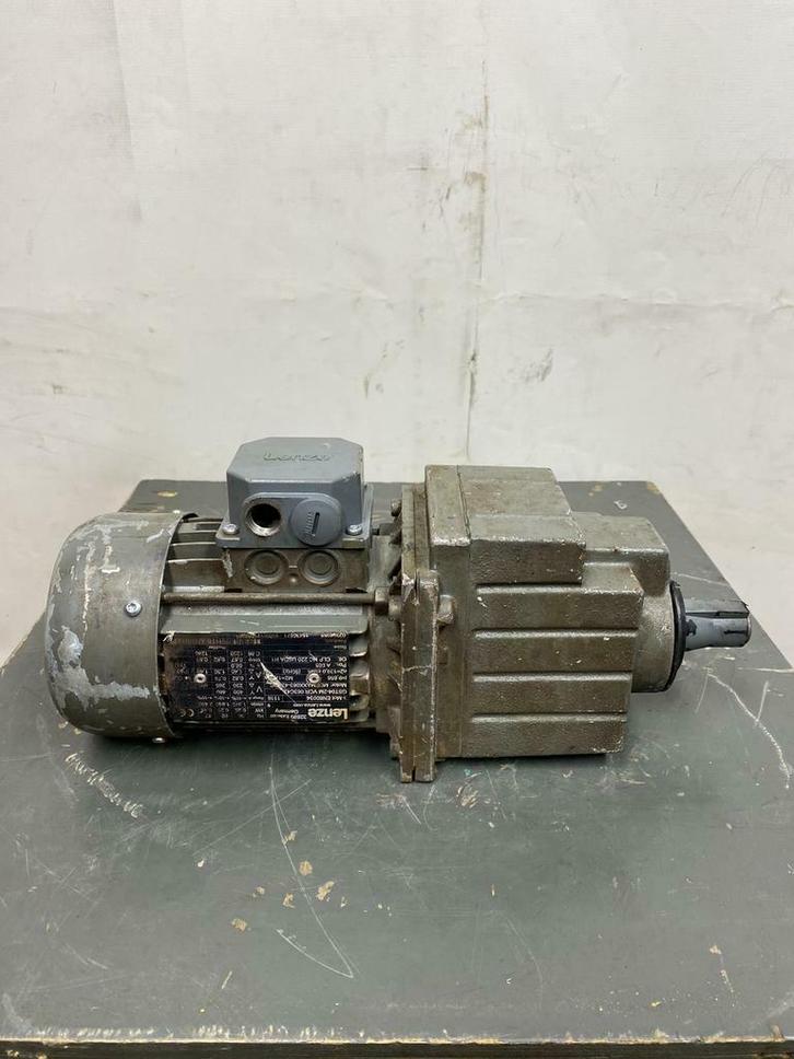 Lenze reductiemotor, type: EN60034 GST04-2M VCR 063C42, Doe-het-zelf en Verbouw, Motoren, Gebruikt, Elektromotor, Ophalen of Verzenden