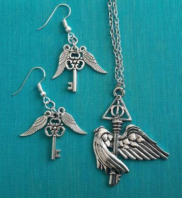 NIEUW Harry Potter Flying Keys setje ketting + oorbellen beschikbaar voor biedingen