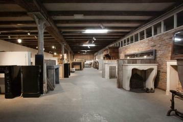 Schouw oude antieke gebruikte marmeren zandstenen schouwen beschikbaar voor biedingen