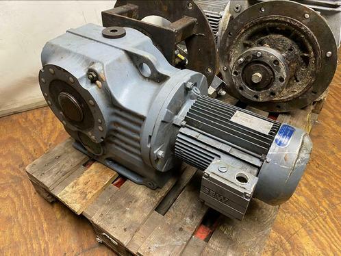 Vector Aandrijftechniek KA97/T DV100L4, 3kW, Doe-het-zelf en Verbouw, Motoren, Gebruikt, Elektromotor, Ophalen of Verzenden