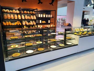 gebaksvitrine koeltoonbank voor gebak beschikbaar voor biedingen