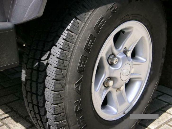 LAND ROVER Defender - BOOST velgen met originele band NIEUW, Auto-onderdelen, Banden en Velgen, Banden en Velgen, All Season, 16 inch