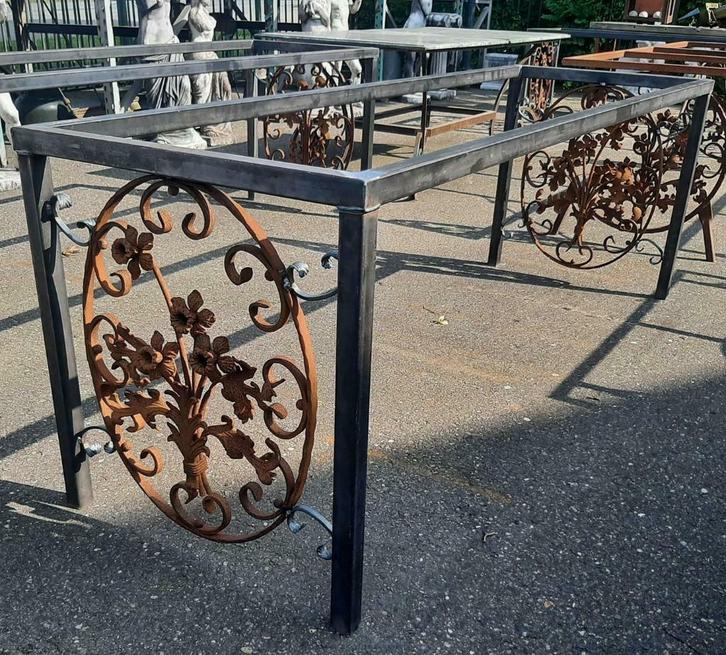 Grote tuintafel 220 x 80 cm het onderstel is van smeedijzer, Tuin en Terras, Tuinsets en Loungesets, Nieuw, Ophalen