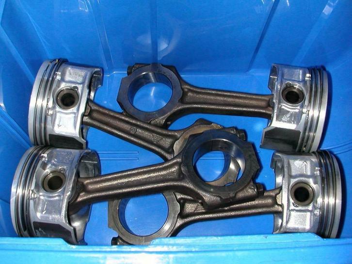 Alfa Romeo zuigers / tandwielen en andere motoronderdelen, Auto-onderdelen, Motor en Toebehoren, Alfa Romeo, Gebruikt, Ophalen