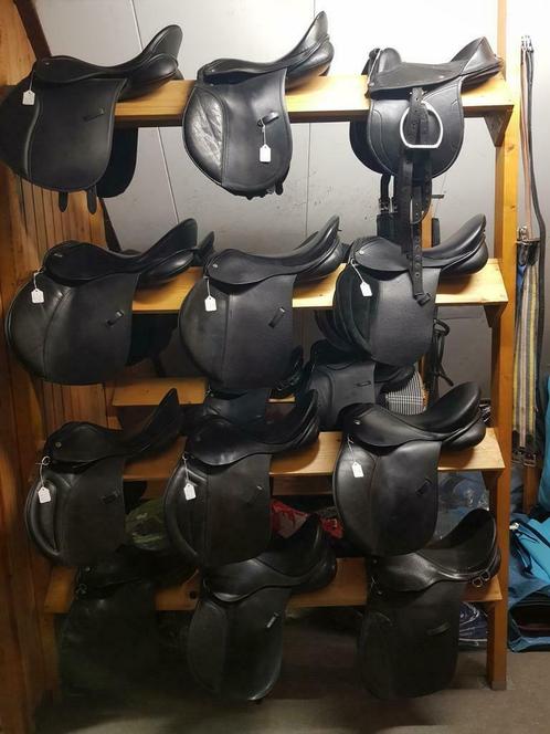 HEEL VEEL Dressuur, spring, veelzijdig zadels gebruikt PONY, Dieren en Toebehoren, Paarden en Pony's | Zadels, Zo goed als nieuw