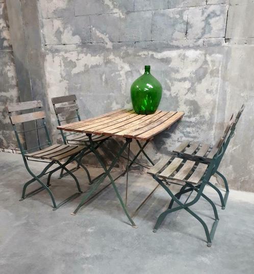 Oude vintage klaptafel terrastafel tuintafel + klapstoelen, Tuin en Terras, Tuinsets en Loungesets, Gebruikt, Ophalen of Verzenden