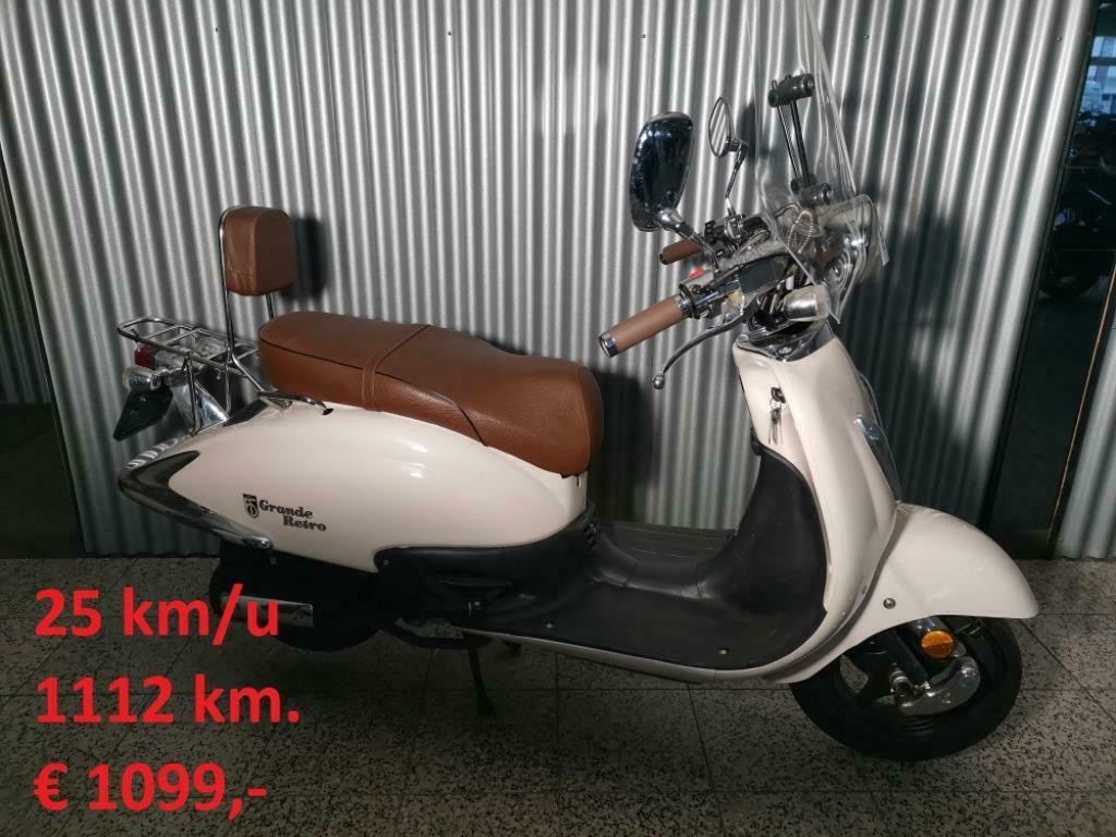 ≥ Snorscooter / Snor scooter of Bromscooter / Brom scooter — Snorfietsen en  Snorscooters — Marktplaats