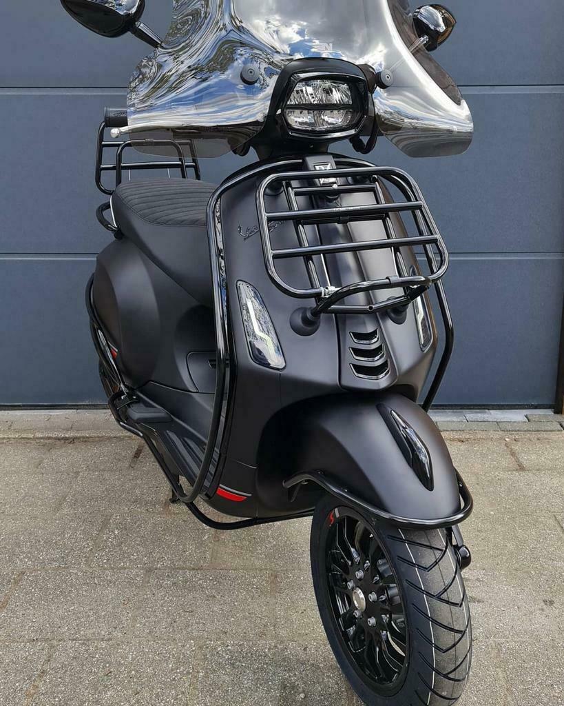 ≥ Vespa Sprint Notte FULL OPTION zwart motorblok euro 5 nieuw — Snorfietsen  en Snorscooters — Marktplaats