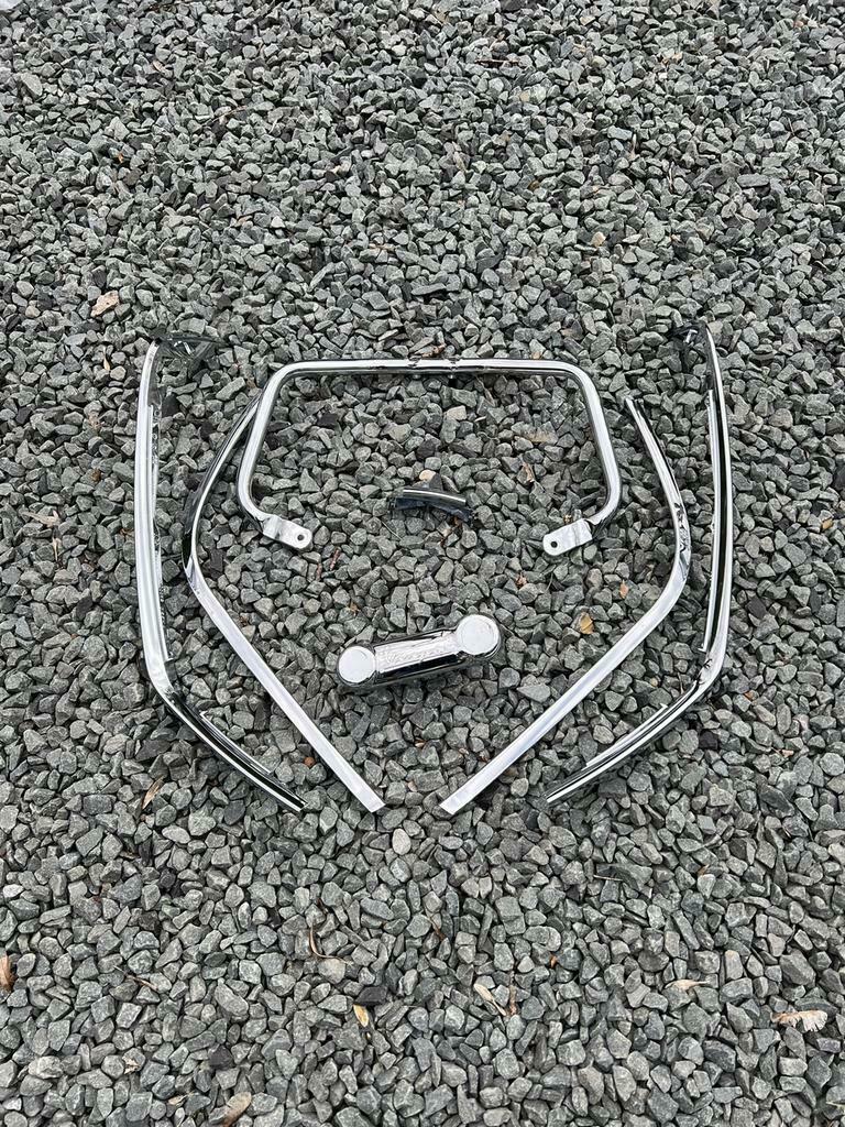 ≥ Vespa sprint/Primavera achterrekje chroom origineel — Scooters | Vespa —  Marktplaats