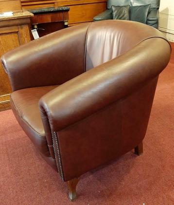 Rund lederen Club fauteuil beschikbaar voor biedingen