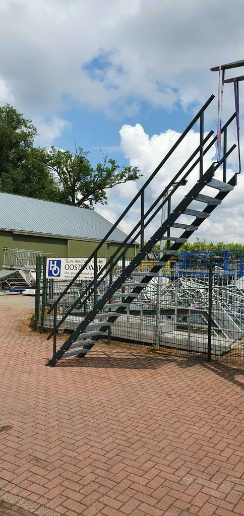 Stalen trap 3.8mtr antraciet nog2510  ruime keus nieuw!!, Doe-het-zelf en Verbouw, Ladders en Trappen, Zo goed als nieuw, Trap