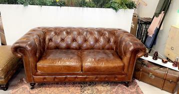 Stoere industriële vintage chesterfield 2 zits Cognac leder beschikbaar voor biedingen
