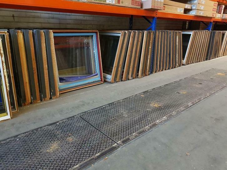 Grote voorraad gebruikte Velux dakramen incl. gootstuk!!!!, Doe-het-zelf en Verbouw, Glas en Ramen, Gebruikt, Dakraam, 80 tot 120 cm
