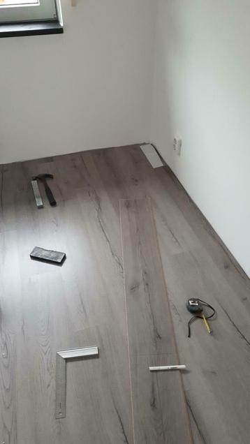 Laminaat legger.wij leggen uw laminaat en PVC . Egaliseren  beschikbaar voor biedingen