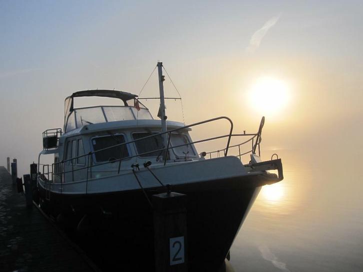 Motorboot varen bij Yachtcharter de Brekken bv., Diensten en Vakmensen, Verhuur | Boten, Sloep of Motorboot