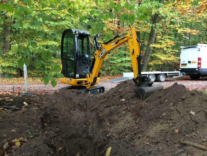 Minigraver met machinist, Diensten en Vakmensen, Tuinmannen en Stratenmakers, Bestrating, Hekwerk of Schuttingen, Tuin- of Vijveraanleg