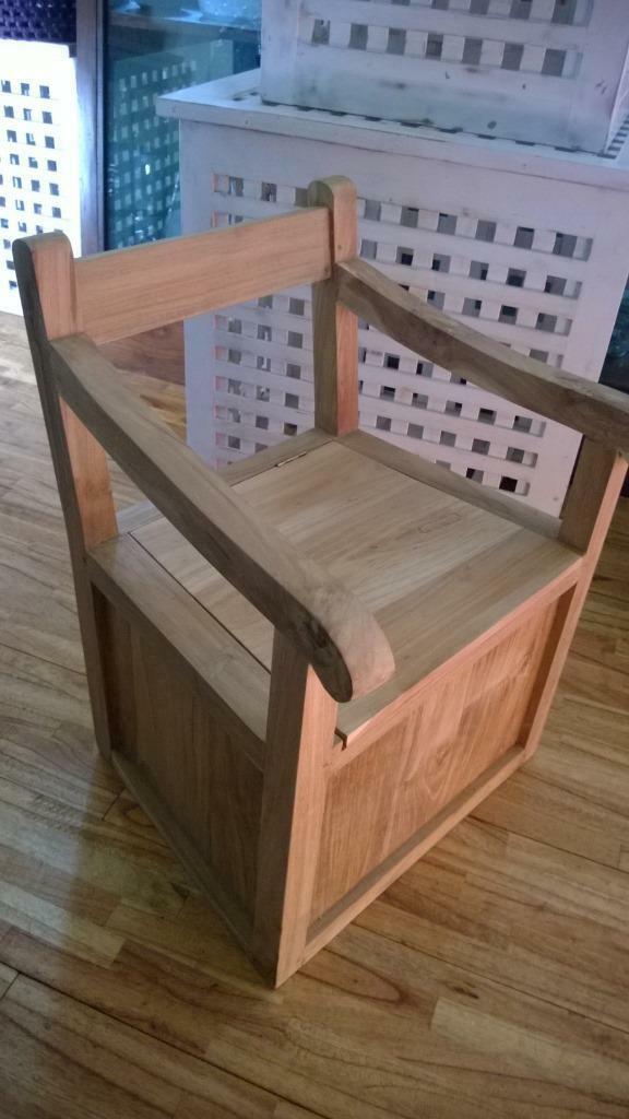 Kinderstoeltje met klep, Kinderen en Baby's, Kinderkamer | Tafels en Stoelen, Nieuw, Stoel(en), Ophalen