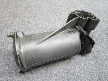 OLIEFILTERHUIS MERCEDES W123 DIESEL beschikbaar voor biedingen