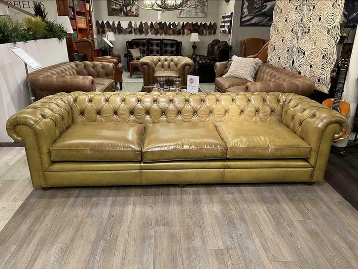 ACTIE chesterfield 4 Zits chesterfield handwash Mosterd Lime, Huis en Inrichting, Banken | Bankstellen, Nieuw, Leer, Ophalen of Verzenden