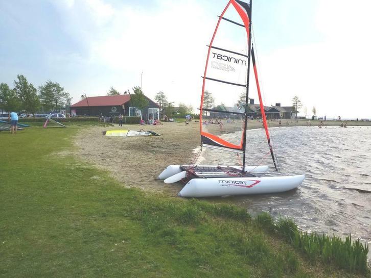 Wil je overal zeilen? Koop dan een Minicat., Watersport en Boten, Open zeilboten, Nieuw, Overige typen, 3 tot 6 meter, Overige materialen