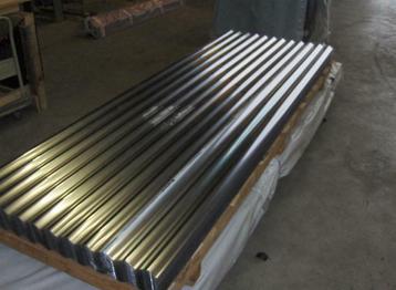 Golfplaten Polycarbonaat /Staal  Kunststof Platen beschikbaar voor biedingen