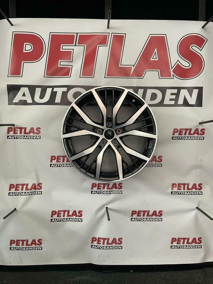 GOLF GTI santiago 18 19 inch velgen R caddy touran passat cc, Auto-onderdelen, Banden en Velgen, Banden en Velgen, Zomerbanden