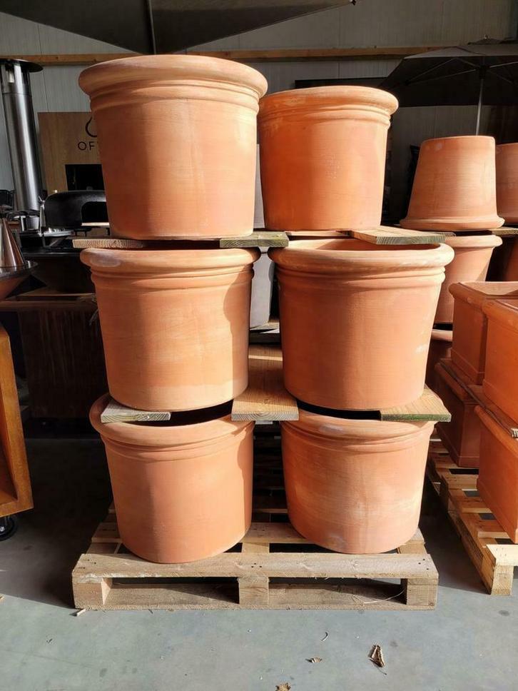 Italiaans Terra Cotta  potten Toscane terracotta bloempotten, Tuin en Terras, Bloempotten, Nieuw, Terracotta, Tuin, 40 tot 70 cm