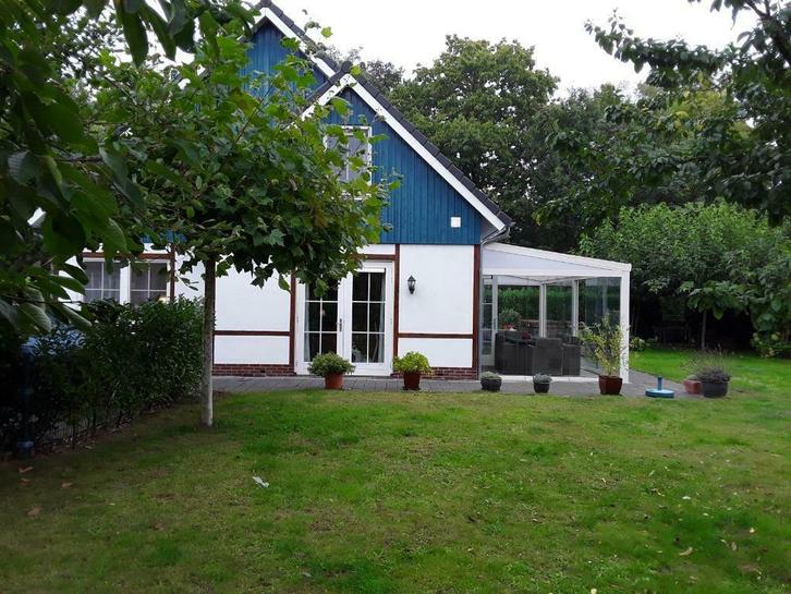 Heerlijk huis 13 p op recreatiepark in Limburg, Vakantie, Vakantiehuizen | Nederland, Limburg, Overige typen, Recreatiepark, Aan meer of rivier