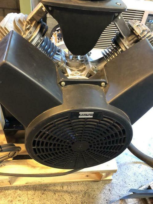 Compressor  Atlas Copco7.5 HP/5.5 KW bwj 2020, Doe-het-zelf en Verbouw, Compressors, Gebruikt, 10 bar of meer, Ophalen of Verzenden