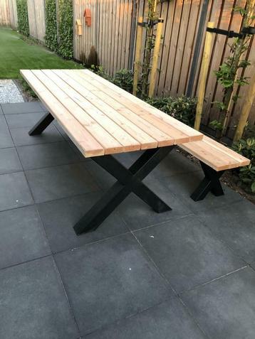 Douglas tuintafel met bankje  beschikbaar voor biedingen